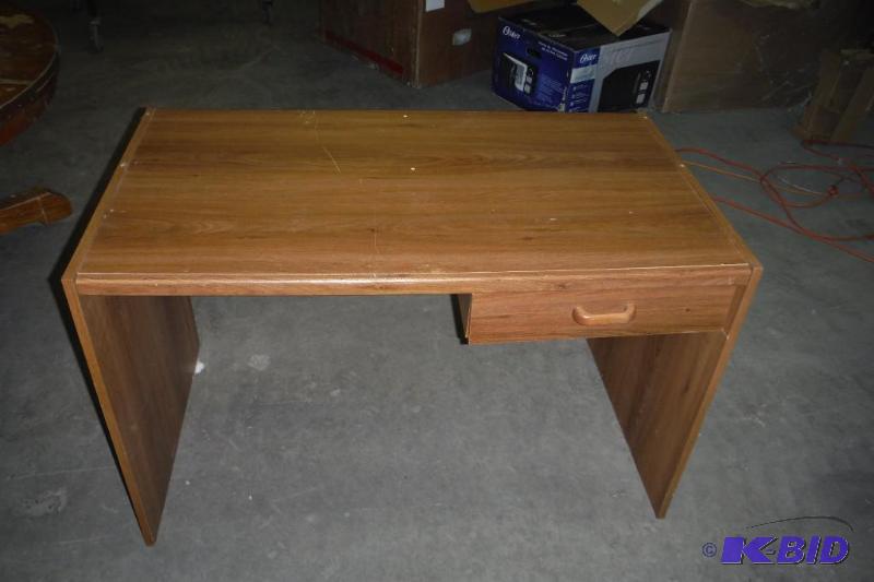 Sauder wrighting desk