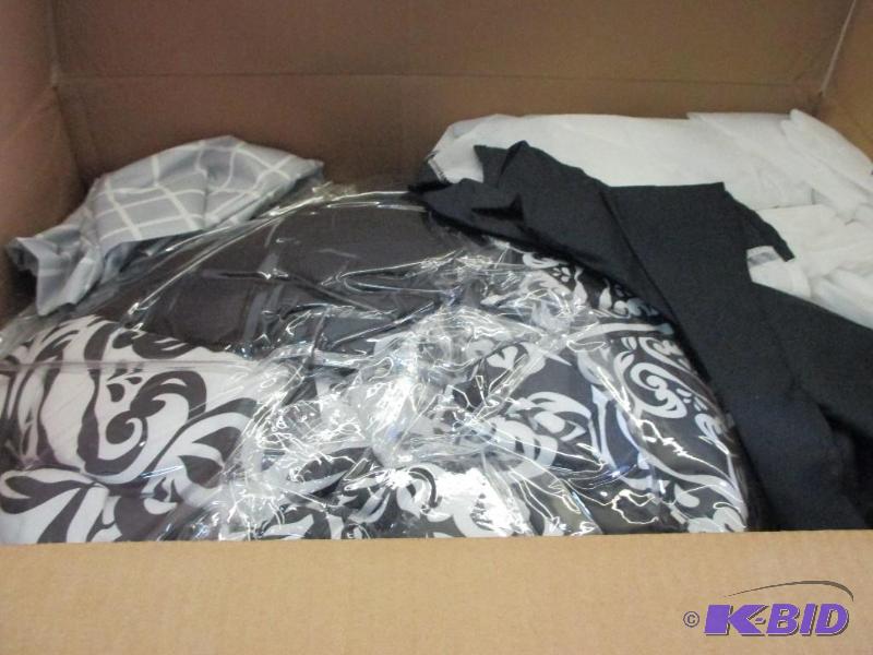 Full 8 pc bed set...