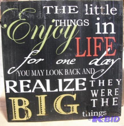 lot 146 image: Distressed Life Plaque - 19.5" x 19.75&q...