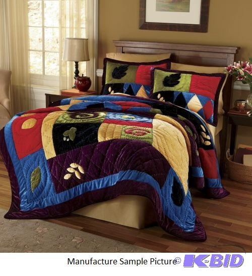 lot 34 image: Velvet Quilt - FullQueen -&nbspMesmerizing ...