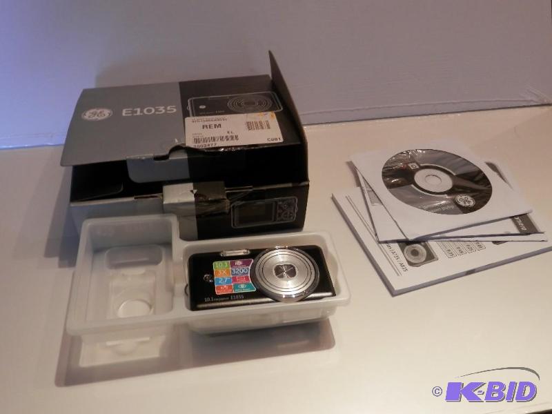 GE E1035 Digital camera, 10.1 megapixel, 3x optical zoom, 2.7 LCD screen