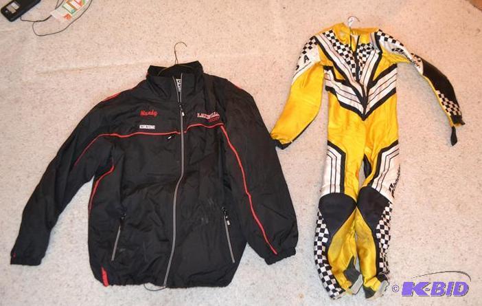lot 10 image: Schneider padded ski racing suit size 140 CCM...