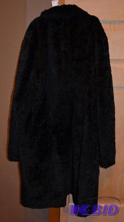 lot 101 image: Liz Clairborne coat size S...