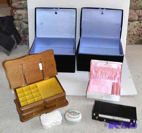 lot 106 image: 7 jewelry boxes, wood, leather, ceramic...