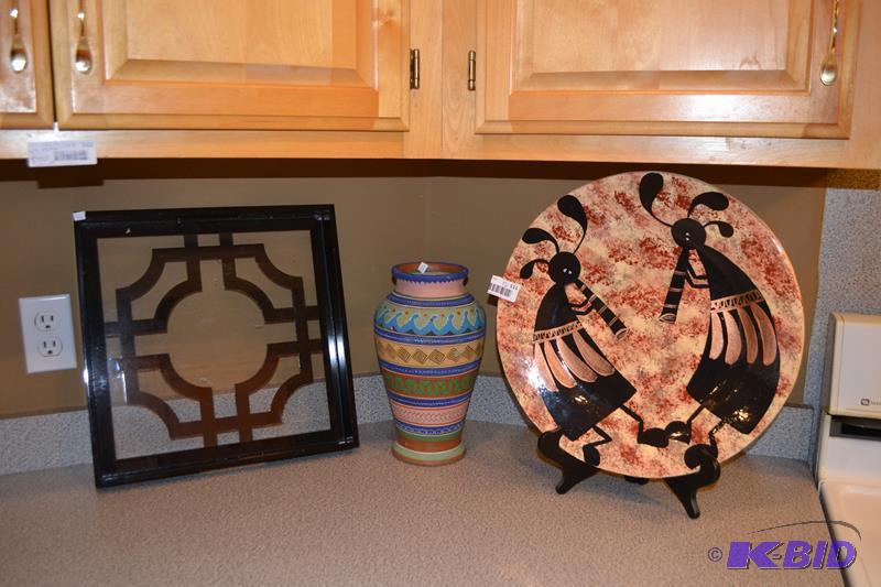 lot 111 image: Wooden food tray with glass bottom &nbsp12x1...