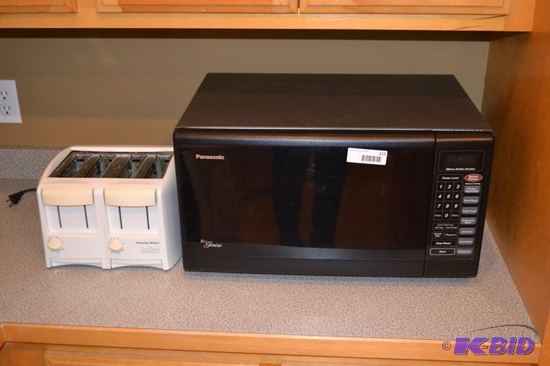 lot 115 image: Panasonic microwave The Genius working condit...
