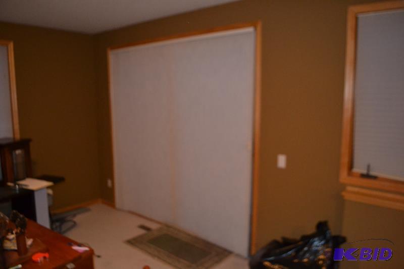 lot 122 image: 1 patio door bline&nbsp93x93" bring too...