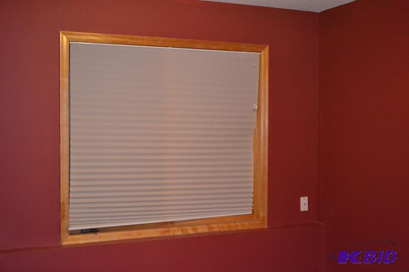 lot 125 image: 2 window blinds 57x51" tall in basement ...