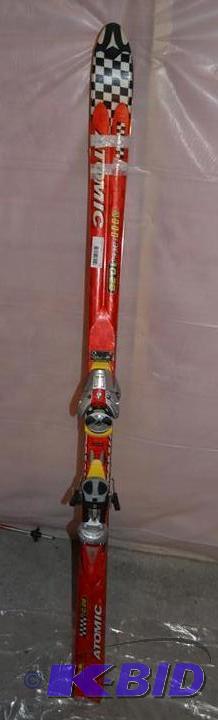 lot 13 image: Atomic skis with bindings 160 Beta Race 10.26...