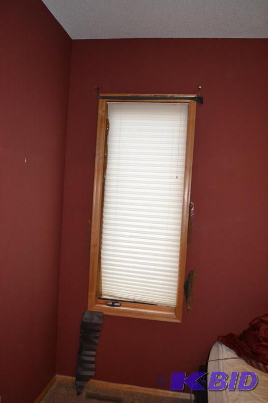 lot 154 image: 4 window blinds 45x46" long bathroom 71x...