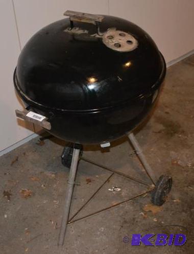 lot 171 image: Large Patio Webber grill. Please inspect for ...