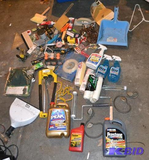 lot 210 image: Tools & auto supplies Sterns rain jacket ...