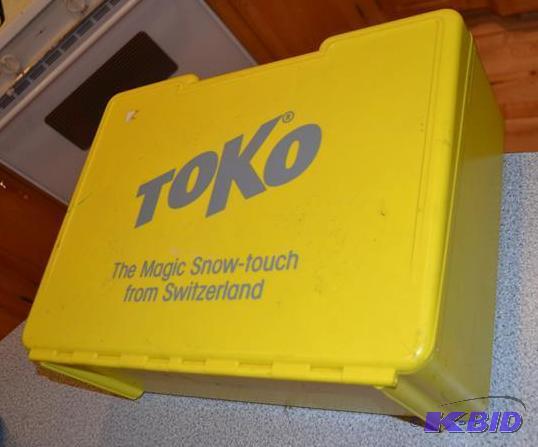 lot 215 image: Toko ski waxing box 16x24", &nbspwith s...
