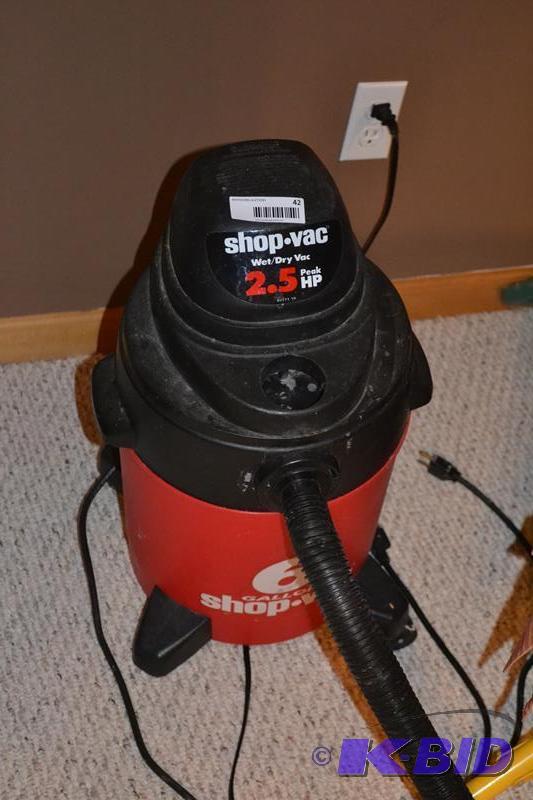 lot 42 image: Shop-vac 6 gallon 2.5 hp. working condition...