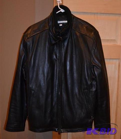 lot 98 image: Andrew Marc Leather Jacket size XL...