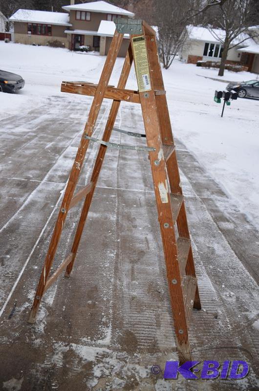 lot 31 image: Keller wooden 6 foot step ladder...