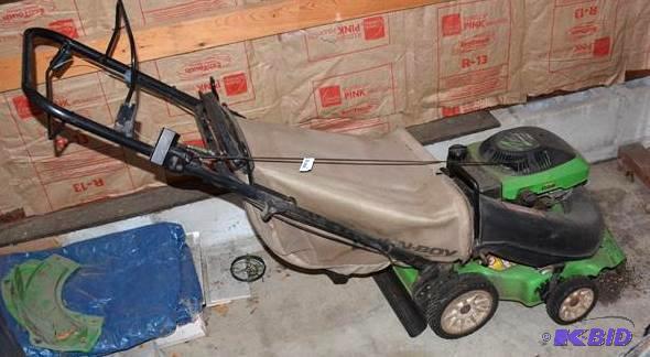 lot 32 image: Lawn-Boy Silver Series Self Propelled 5.5 hp ...