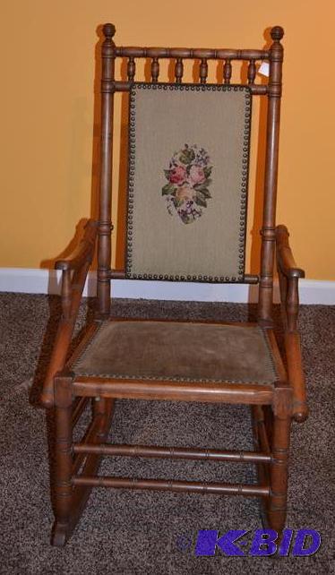 lot 8 image: Antique 100 year old wood rocking chair. Beau...