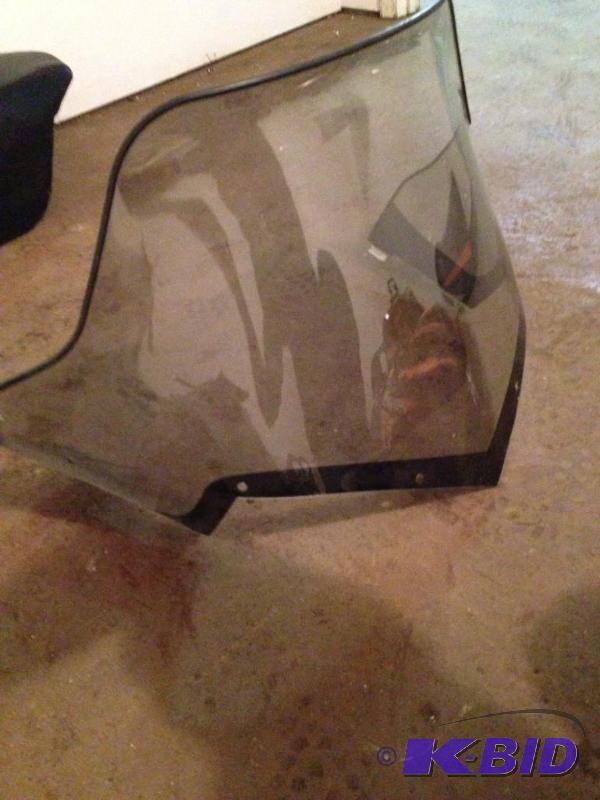 lot 10 image: Windshield 2 small scratches  ...