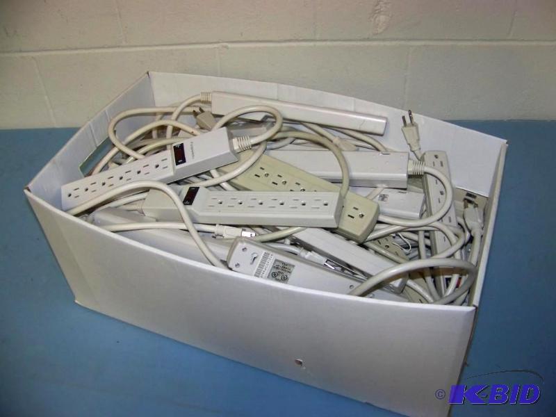 lot 44 image: Large lot of Tripp Lite and Fellowes, AC Power Strips