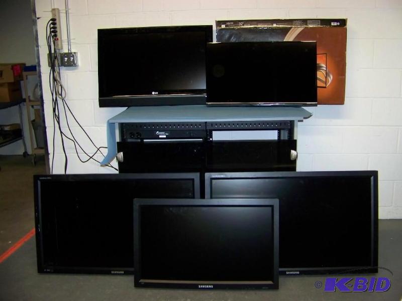 lot 91 image: (5) Flat Screen, MonitorsTelevisionsTVsDisplays for PARTSREPAIR