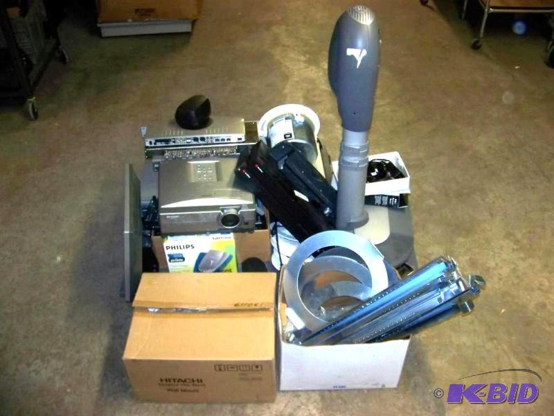 lot 92 image: Miscellaneous PARTSREPAIR lot