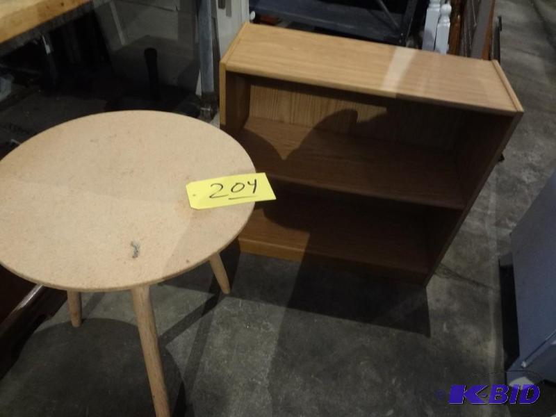 Round Table, Shelf