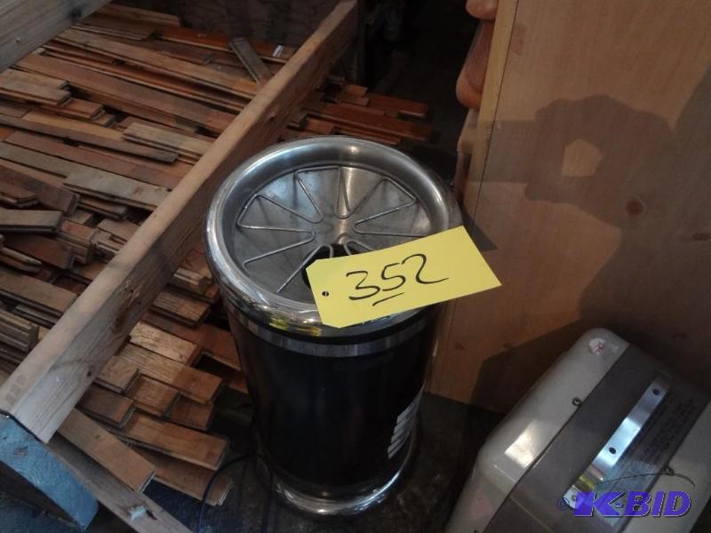 Commercial Ash Tray