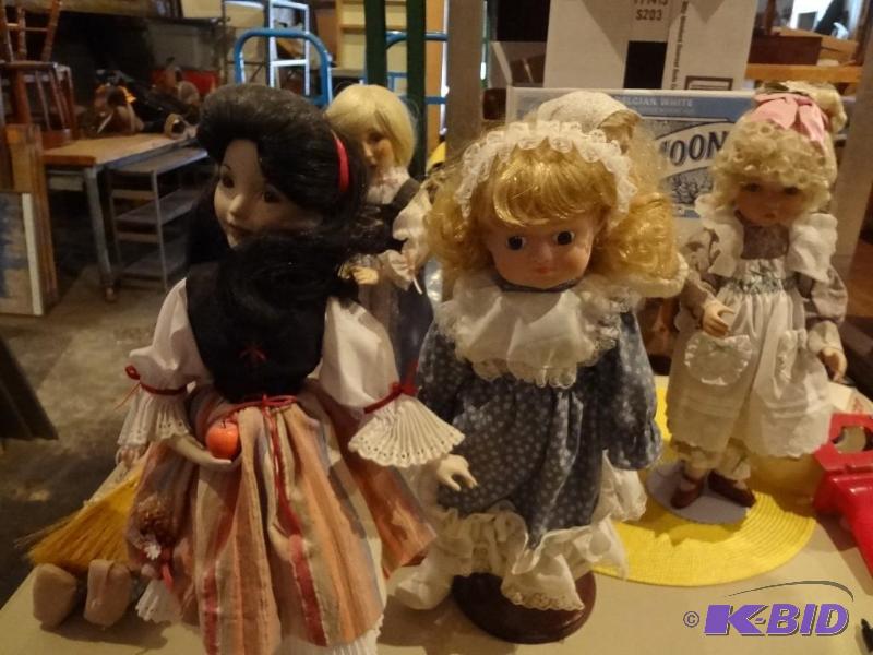 (10) Dolls