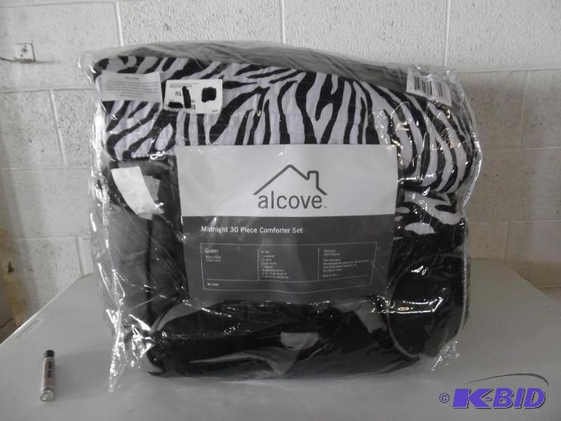 lot 1 image: Bedding