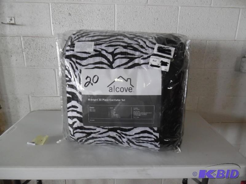 lot 20 image: Bedding