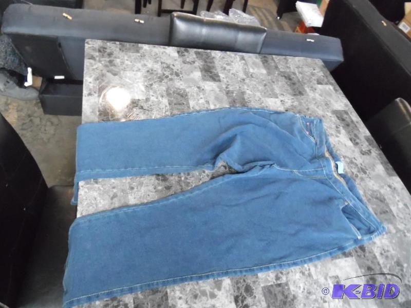 lot 58 image: jeans