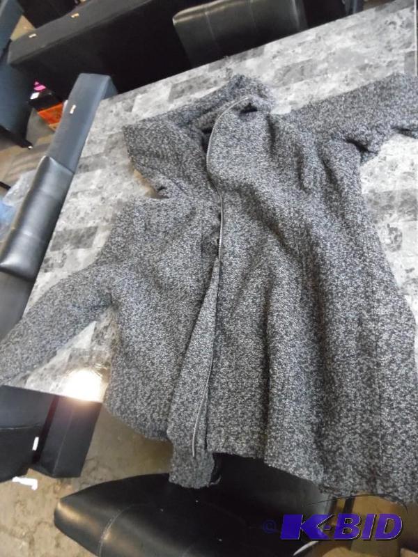 lot 59 image: jacket