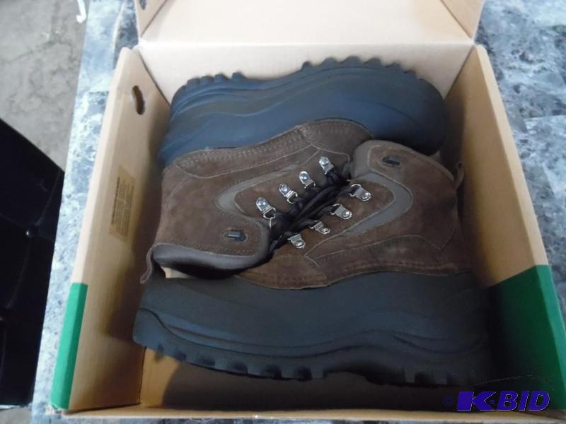 lot 65 image: Boots