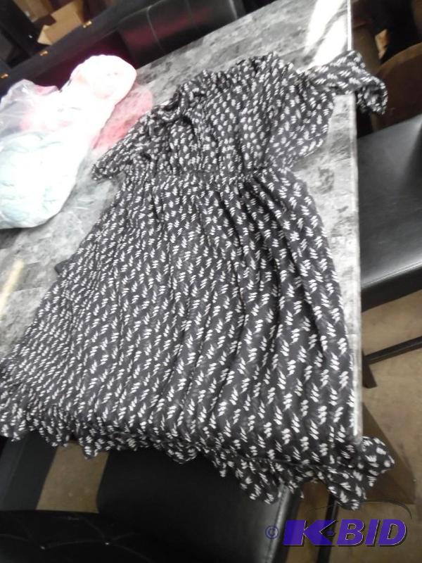 lot 73 image: dress
