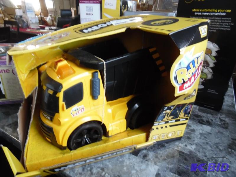 Dump truck
