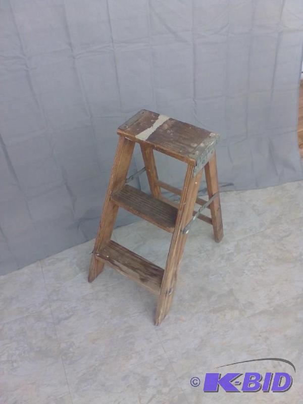 Wooden Step Ladder