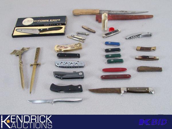 Lot of Vintage Collectible Knives