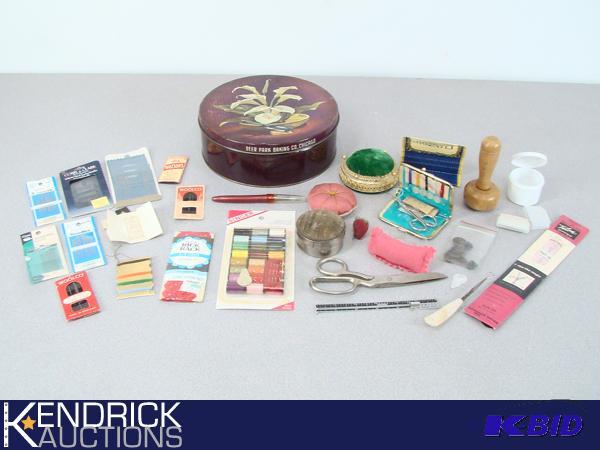 Lot of Vintage Sewing Items