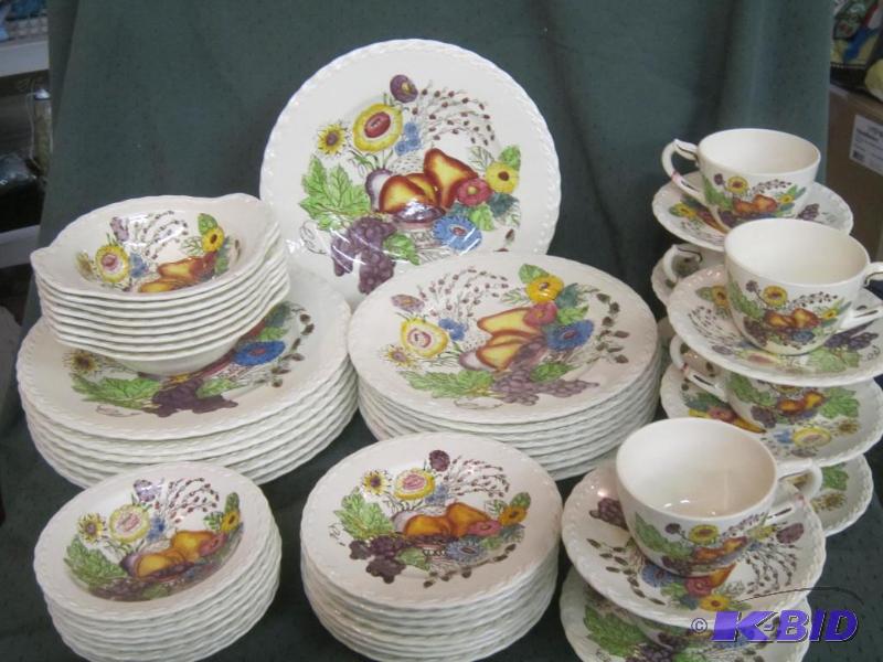 Hand Painted Vernon Kilns Fruitdale