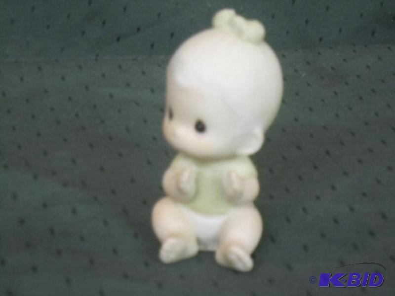 Collectible 1983 Jonathan and David E-2852 Sitting