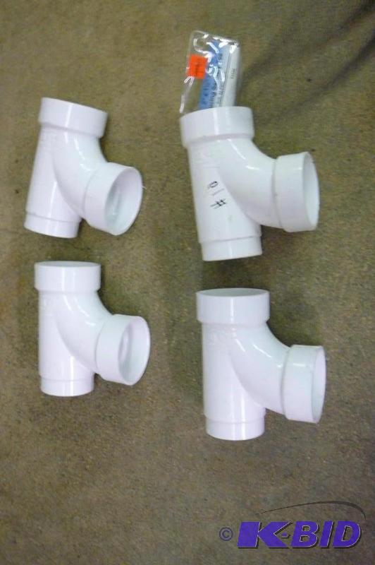 lot 10 image: 4 - Genova 2" x 1 12 x 2 Reducing tee...