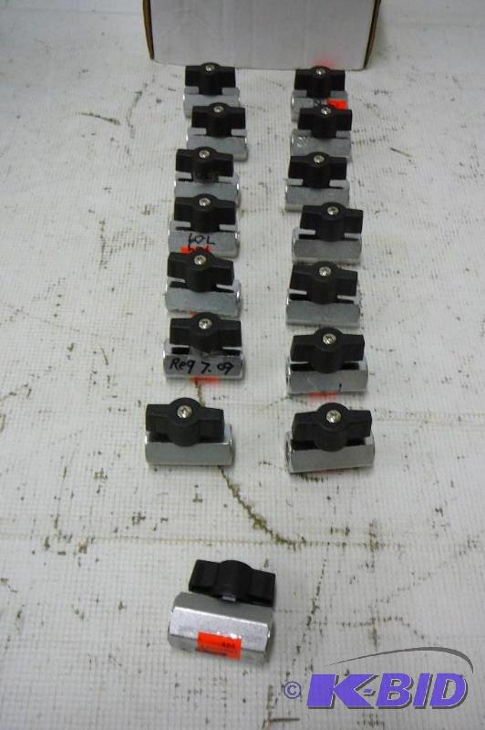 lot 133 image: 15- 38FPT x 38 FPT Brass Valve...