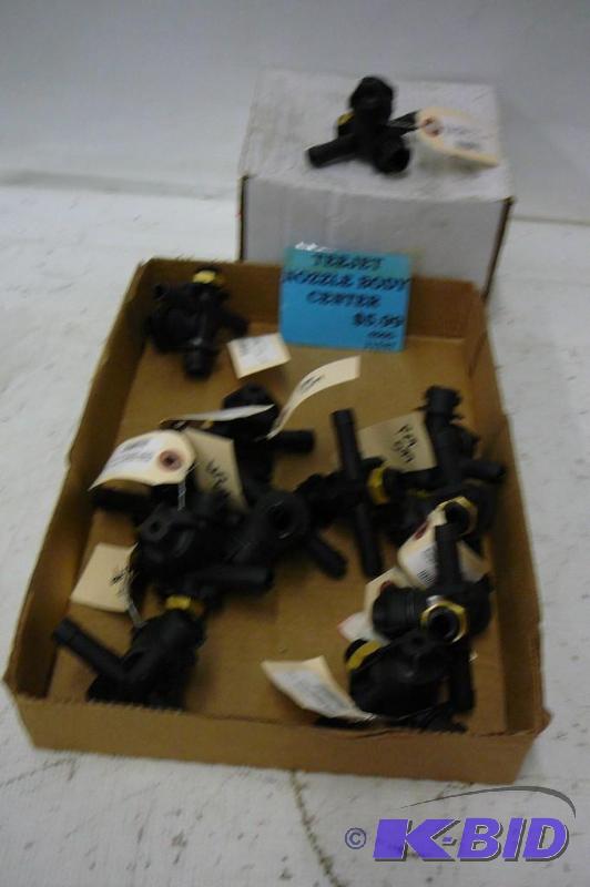 lot 152 image: 12-Tee Jet Nozzle Body center...