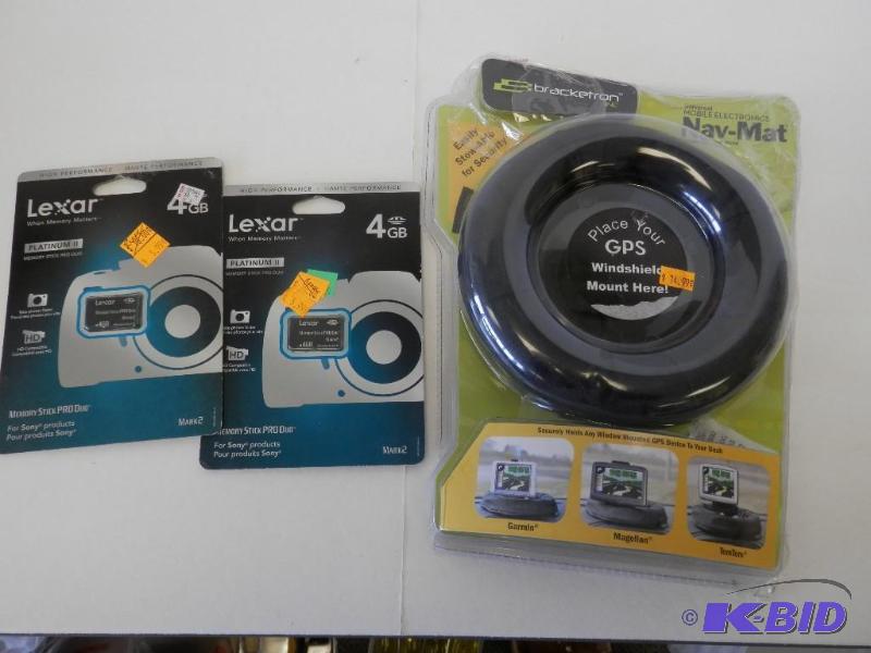 2 4GB SD cards and GPS Dash mount