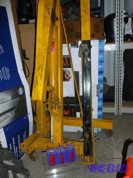 2 ton foldingextendable engine hoist. Good c...