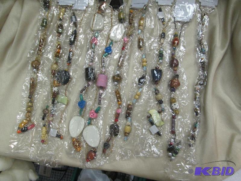 lot 105 image: Qty 10 different kinds of Fashion Jewelry dif...