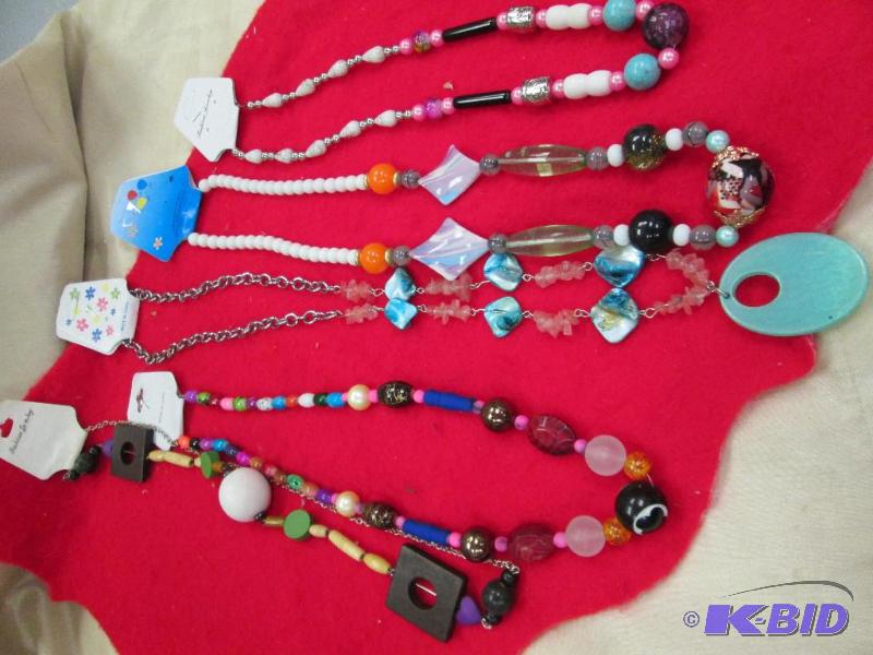 lot 119 image: Qty 5 different kinds of Fashion Jewelry diff...