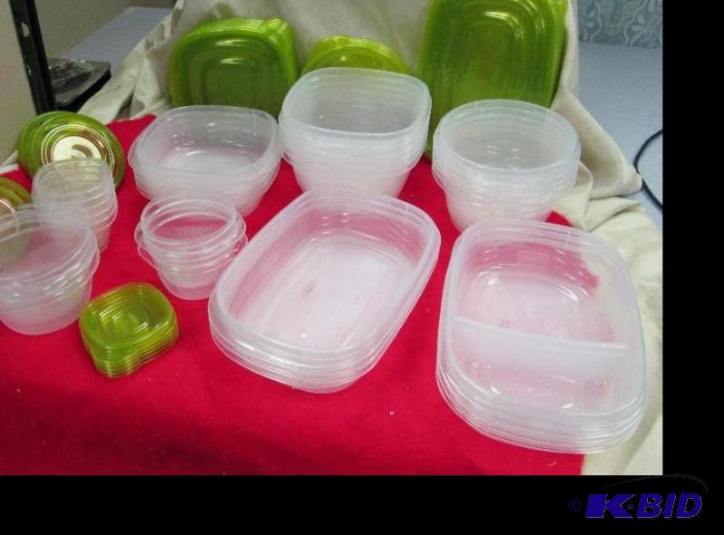 lot 138 image: Rubbermaid Take Along 5 Minis .5 cup -5 Deep ...