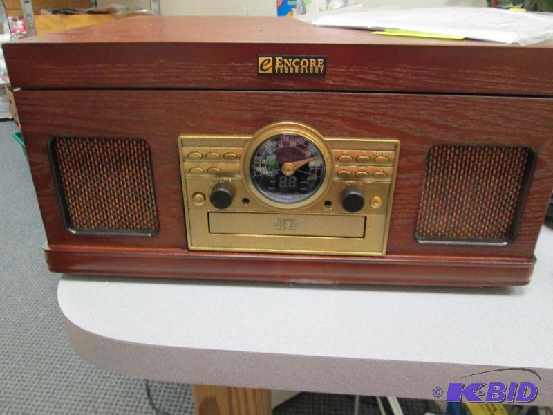 lot 2 image: Encore technology Turntable with stereo CD, C...